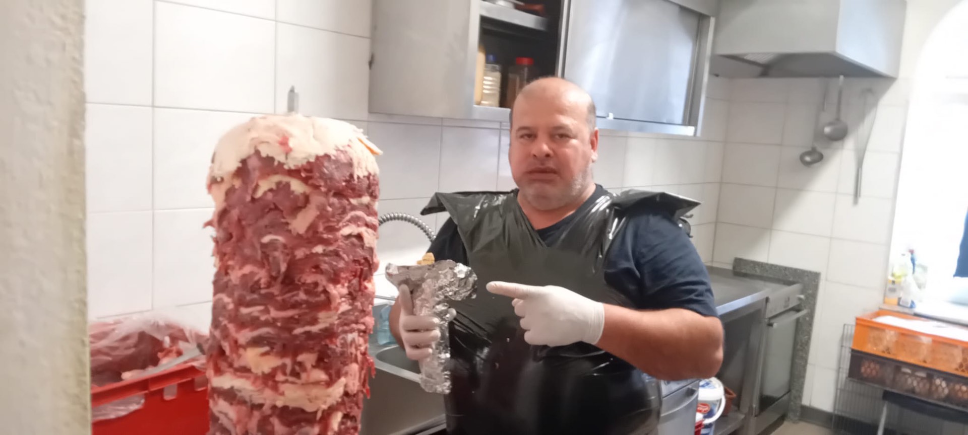 Frischer Döner-Spieß in unserer Küche